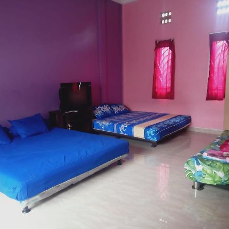 Almira Homestay Jambi Εξωτερικό φωτογραφία