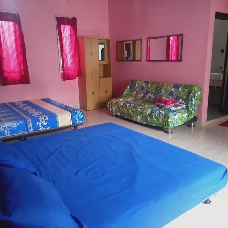 Almira Homestay Jambi Εξωτερικό φωτογραφία