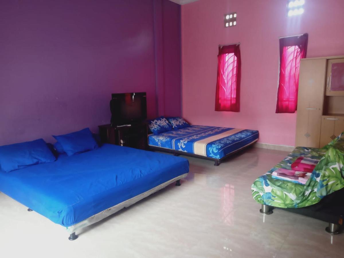 Almira Homestay Jambi Εξωτερικό φωτογραφία